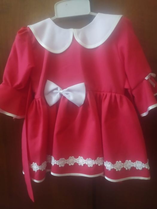 Продам детские платья б/у