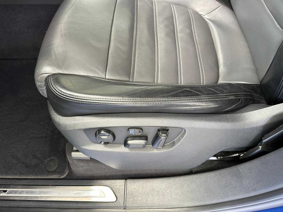 Volkswagen Touareg R line