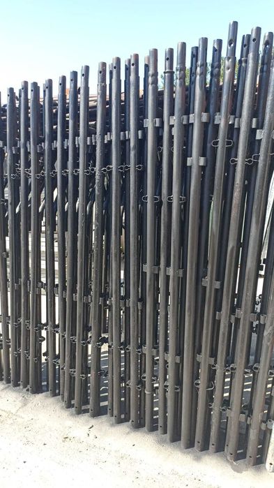 Vând popi metalici și schelă