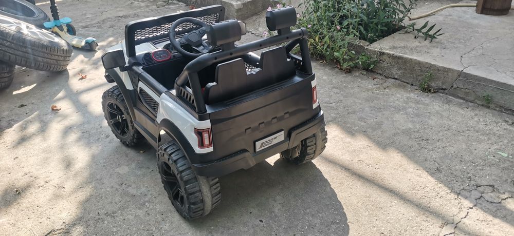 Детски акумулаторен джип