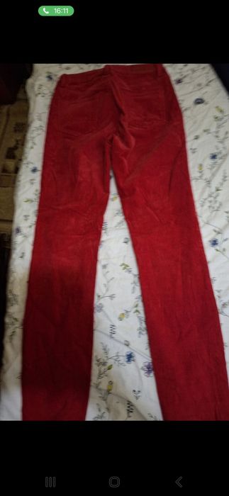 Pantaloni raiat skinny