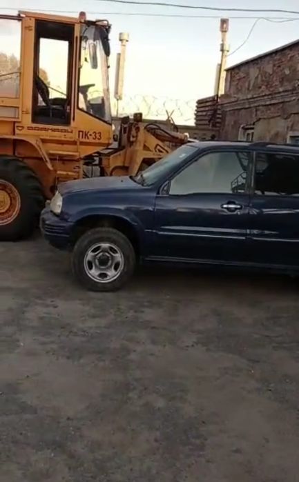 Продам машину срочно !