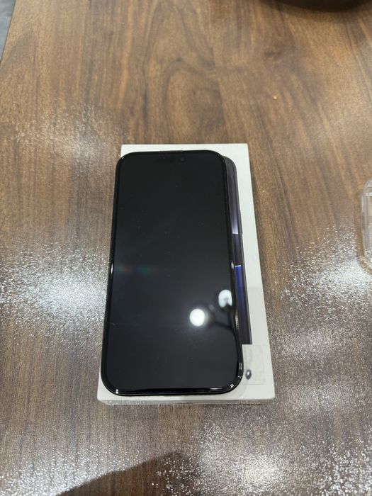 Срочно продаётся своей Iphone 16 pro 78 цикл 100 ёмкост