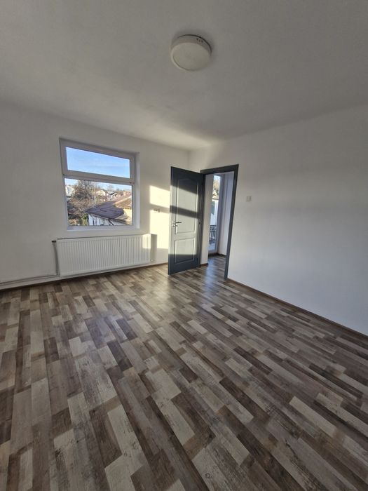 Spațiul  comercisl sau casă  de închiriat sau vânzare.