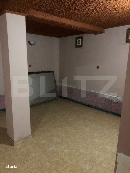 Spatiu comercial , 90 mp , zona Razvad