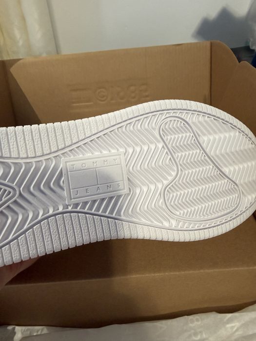 Adidasi Tommy foarte confortabili