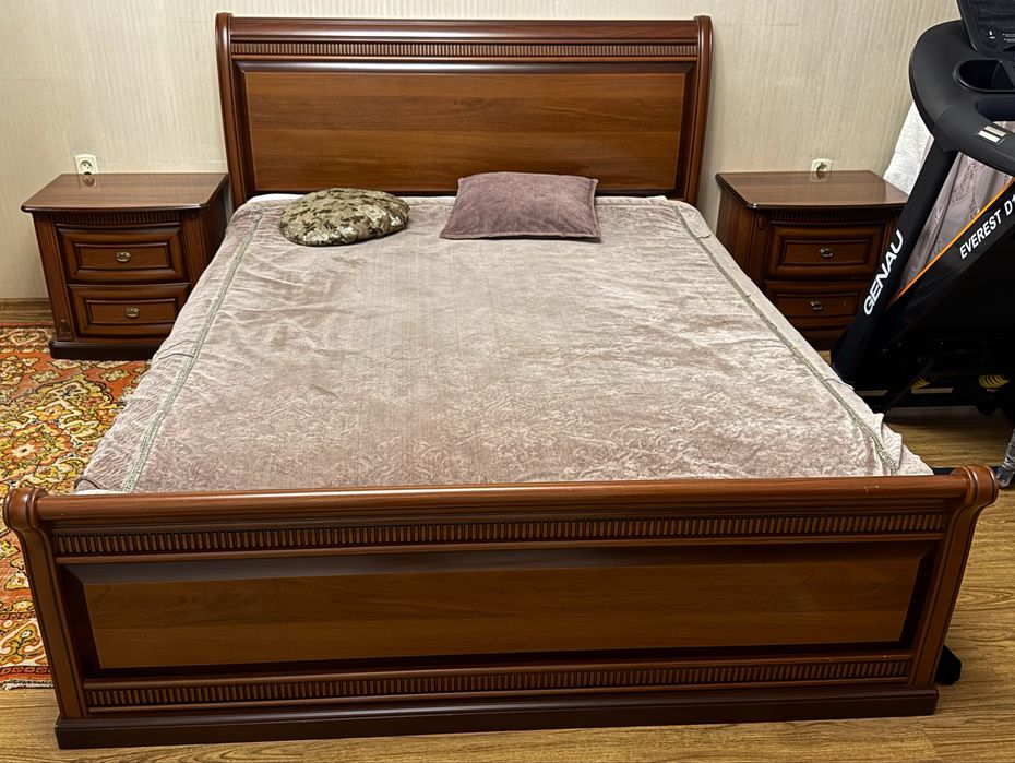 Продам спальный гарнитур