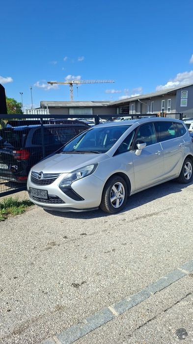 Dezmembrez Opel Zafira C 2.0  diesel 96 KW 130cp cod motor A20dt