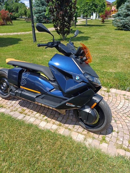 Scuter electric BMW CE 04