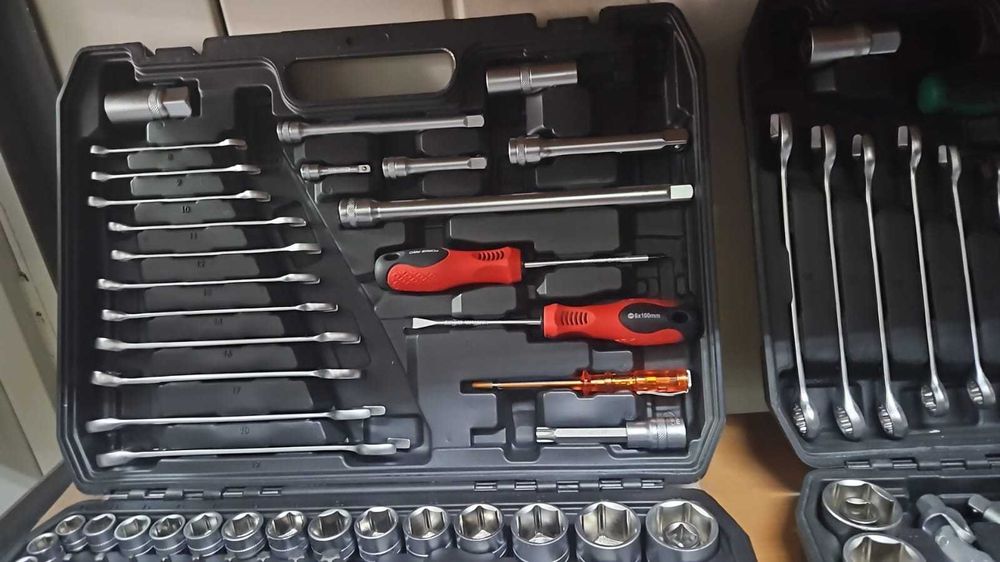 Набор инструментов универсальный 121 пр Force Pro