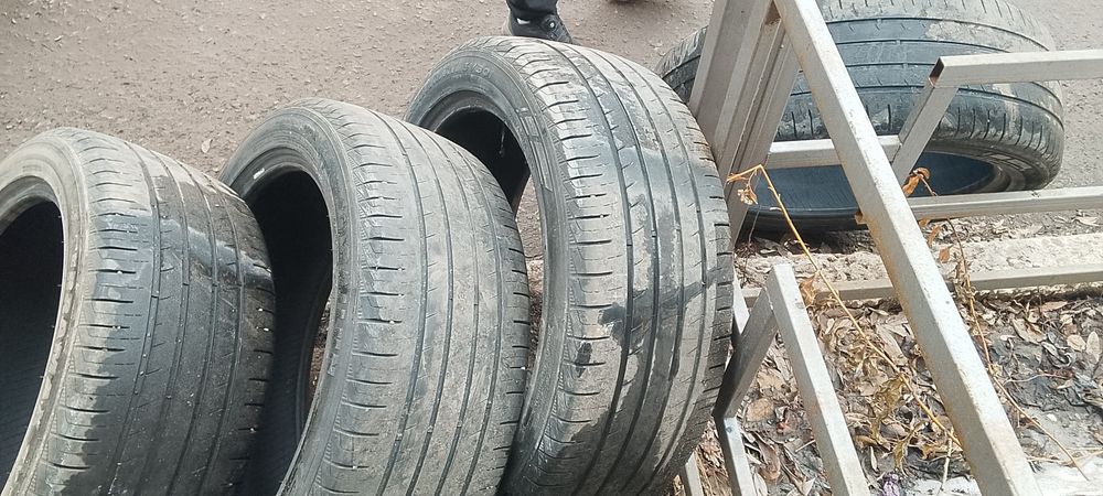 Продам резину на 20.