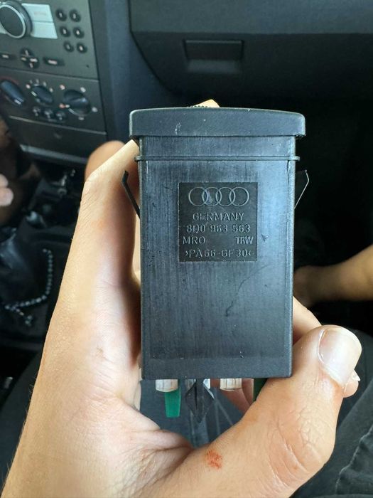 Продавам копчета за подгрев на седалки – Audi A4 B5