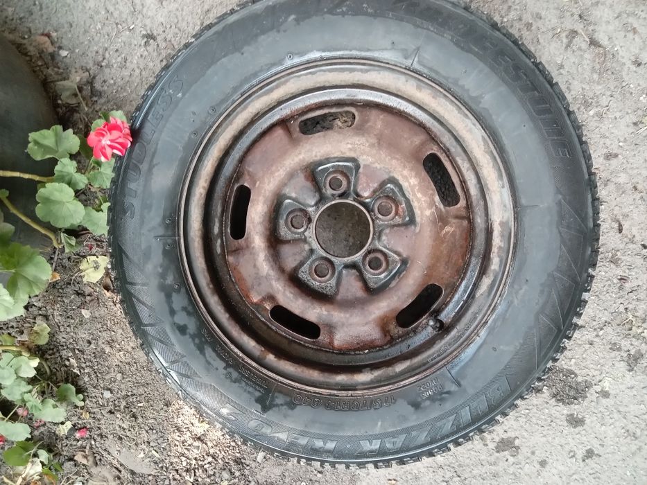 Продам резину Blizak