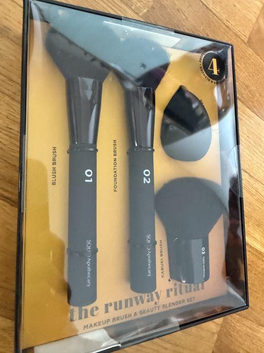 Комплект четки за грим SOHO Apothecary