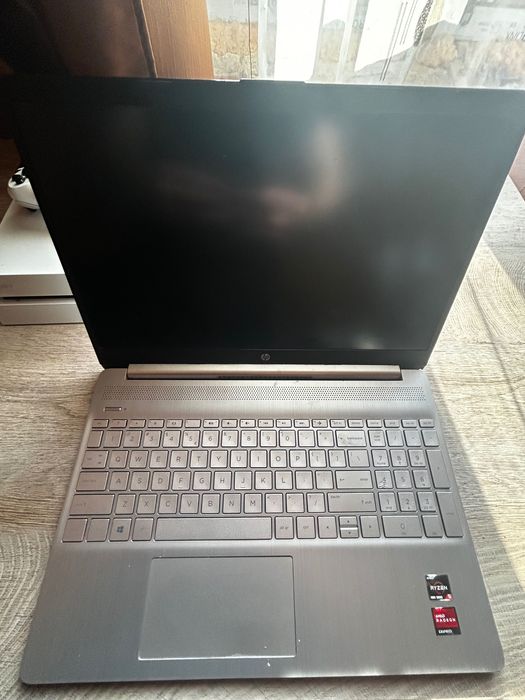 HP 15s Ryzen 5 / 8GB RAM / 512GB SSD / 15.6” Full HD