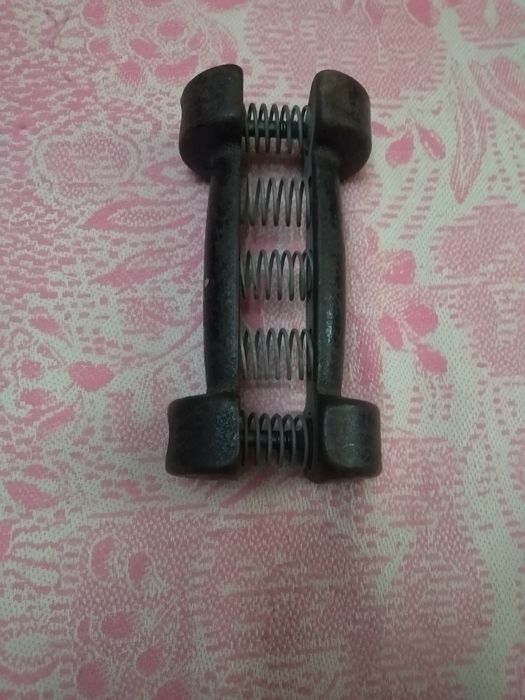 Гантели чугунные,литые. Гантеля пружинная. Эспандер для рук. СССР.