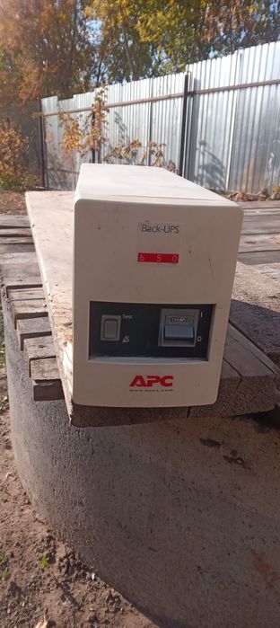 APC Black Ups 650, без батарей