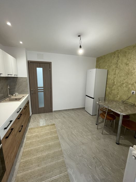 PF închiriez ap cu 2 camere, zona Big