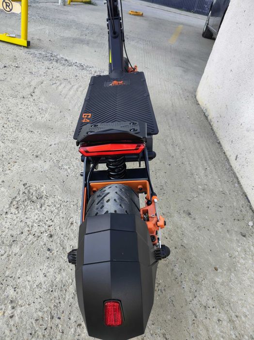 Vând trotineta electrica Kukirin G4