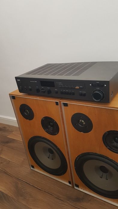 amplituner Nad 7020i
