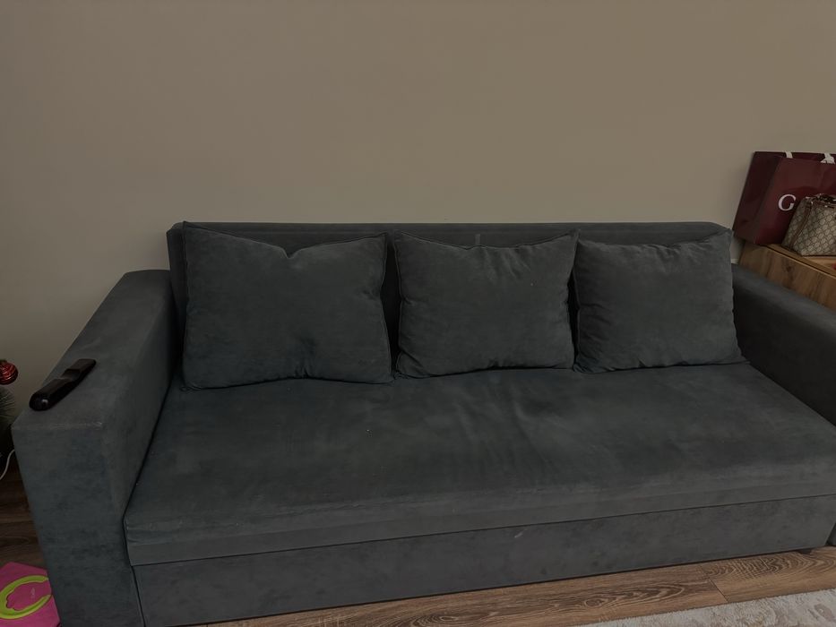 Продам диван ,комод и зеркало .