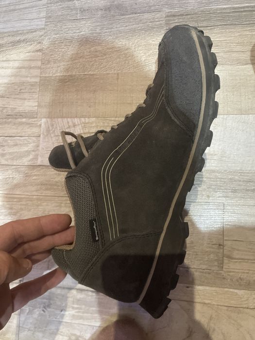 Като нови са,някой даже не са и носени. Добро качество на добра цена.