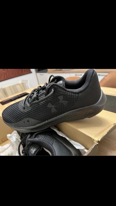 Adidasi Under Armour