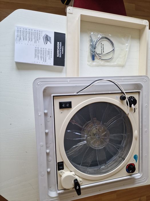 Vând ventilatoare pentru rulotă