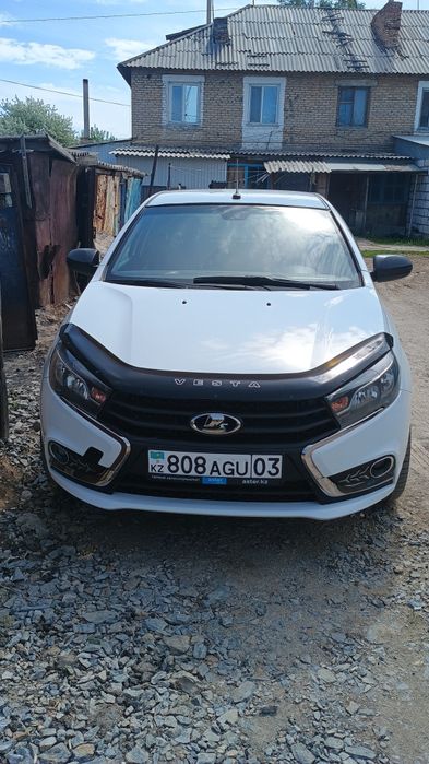 Автомашина лада веста