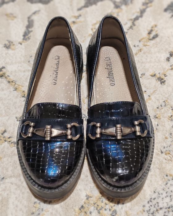 Продам детскую обувь