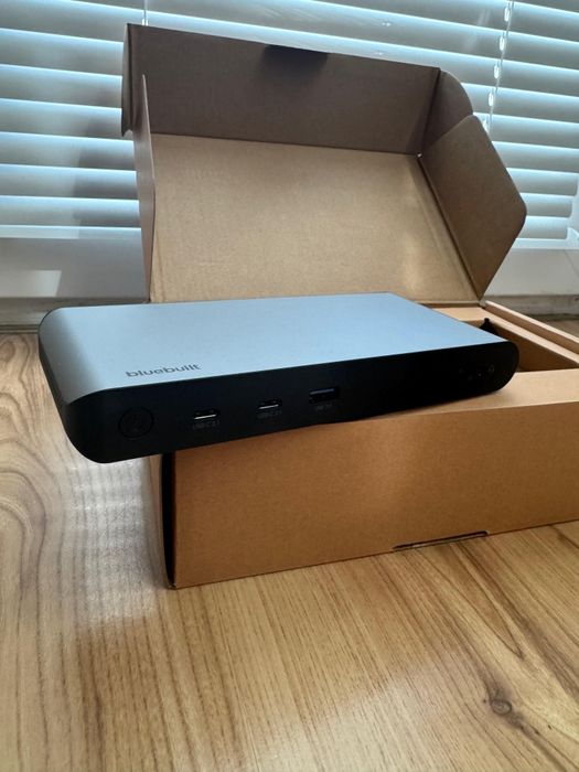 Докинг станция Bluebuilt с кабел/сив цвят