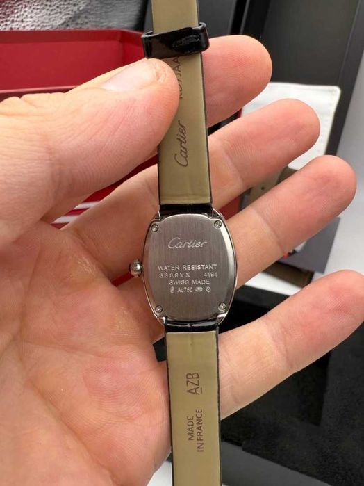 Cartier baignoire Часовници