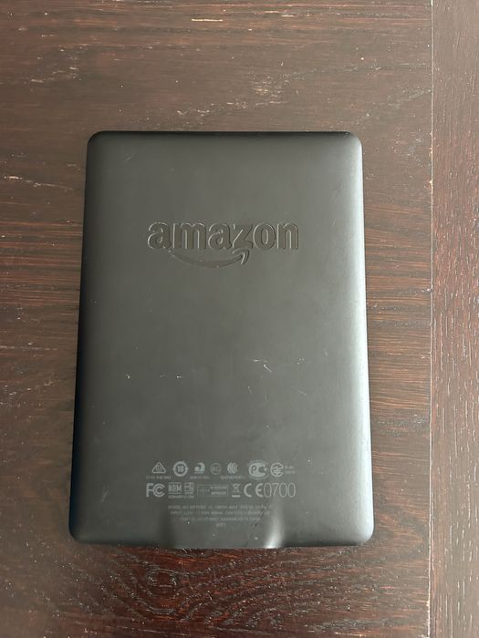 Kindle Paperwhite gen 10  Kobo Aura