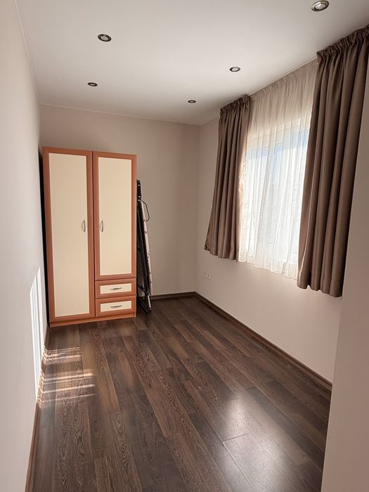 Дава под наем тристаен