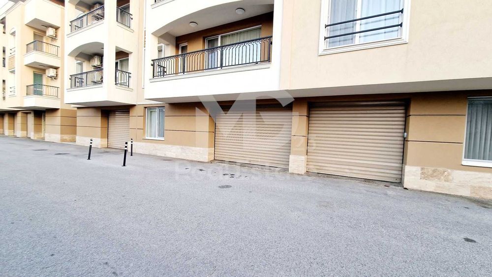 Продава се Тристаен апартамент в Пловдив, Остромила - 101 кв.м за 2030 €/кв.м - Снимка #15