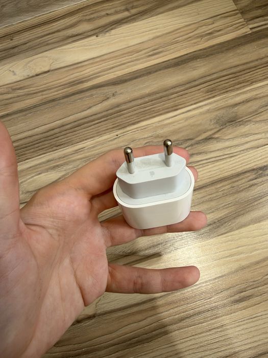 Адаптер оригинальнй айфон 20W USB-C / Type C 20 Вт