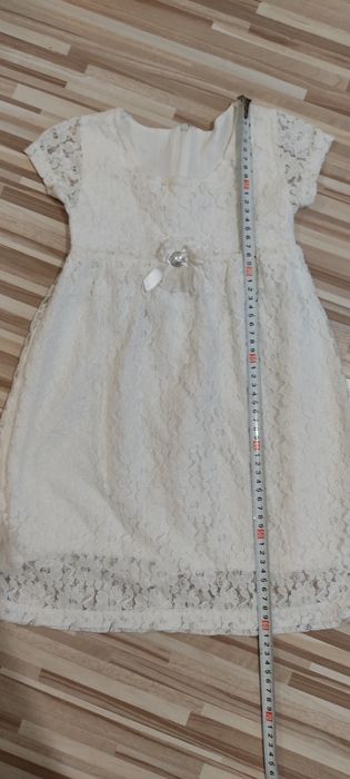 Бяла,дантелена,официална рокля + подарък