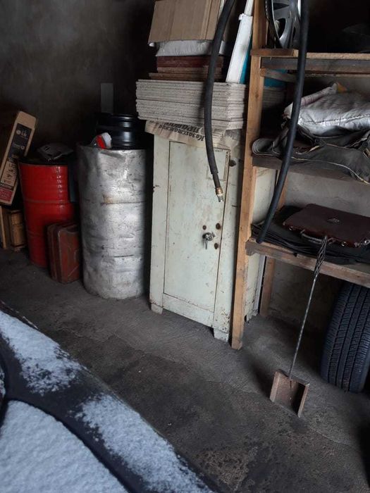 продаю сейфы офисные