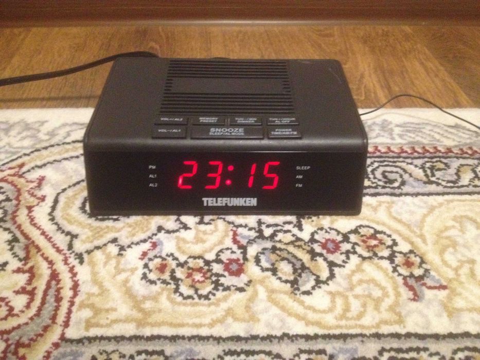 Радио часы Telefunken