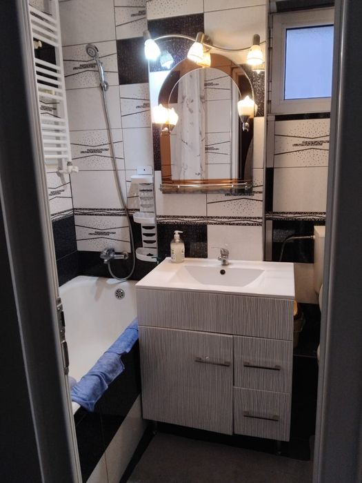 Vand apartament cu 2 camere