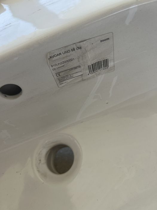 Vand chiuveta suspendata