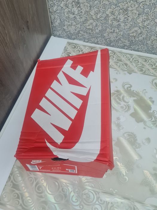 Продам новые кроссовки NIKE AiR MAX PLUS