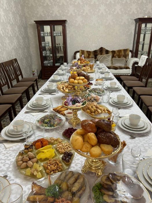 большой гостевой стол