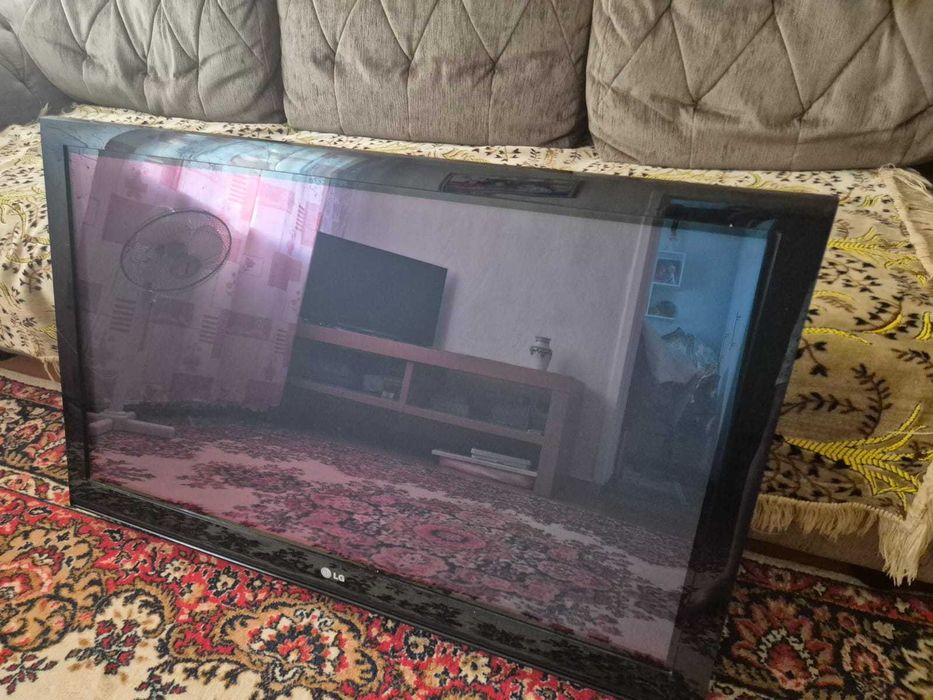 Телевизор LG диагональ 107 см