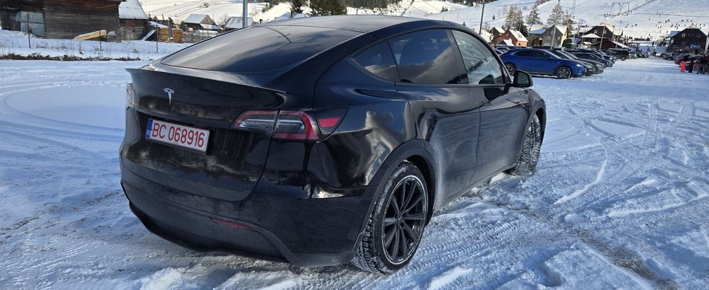 tesla model y performance   534cp