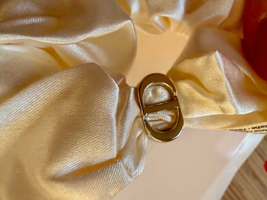 Копринена скърчи Dior Beauty