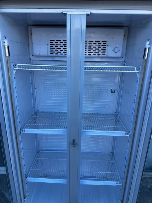 Холодильник витрина