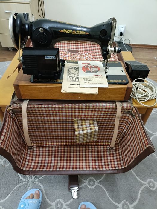 Vând mașină de cusut ruseasca electrica