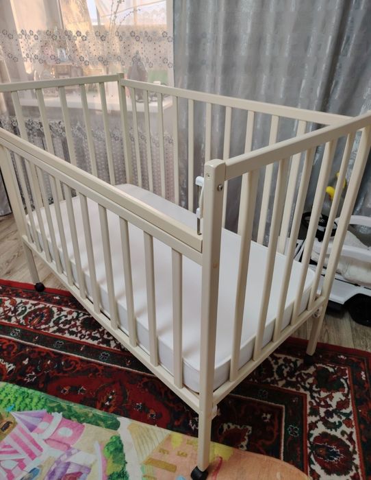 Детская кроватка