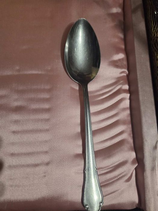 Комплект прибори за хранене